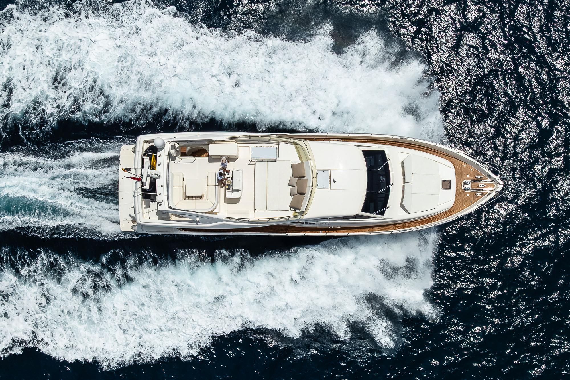 2005 FERRETTI YACHTS 731 